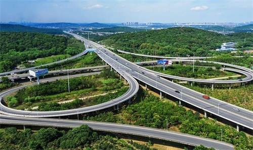伊吾钢筋套筒应用于高速公路